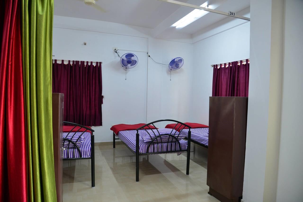 Hotel Tranquil Hospitality à Bhubaneswar Extérieur photo