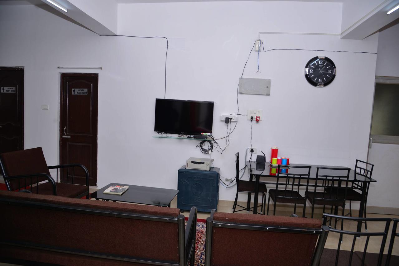 Hotel Tranquil Hospitality à Bhubaneswar Extérieur photo