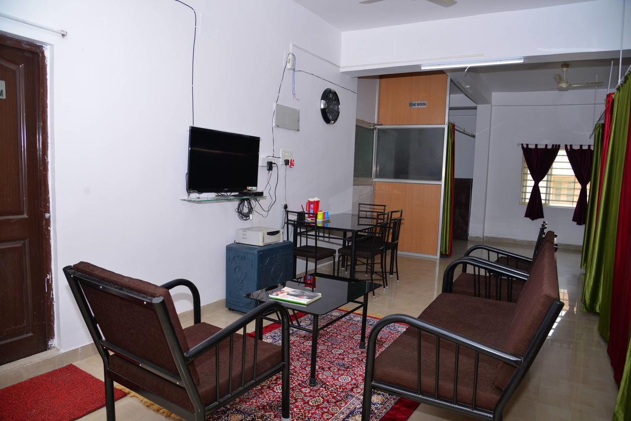 Hotel Tranquil Hospitality à Bhubaneswar Extérieur photo