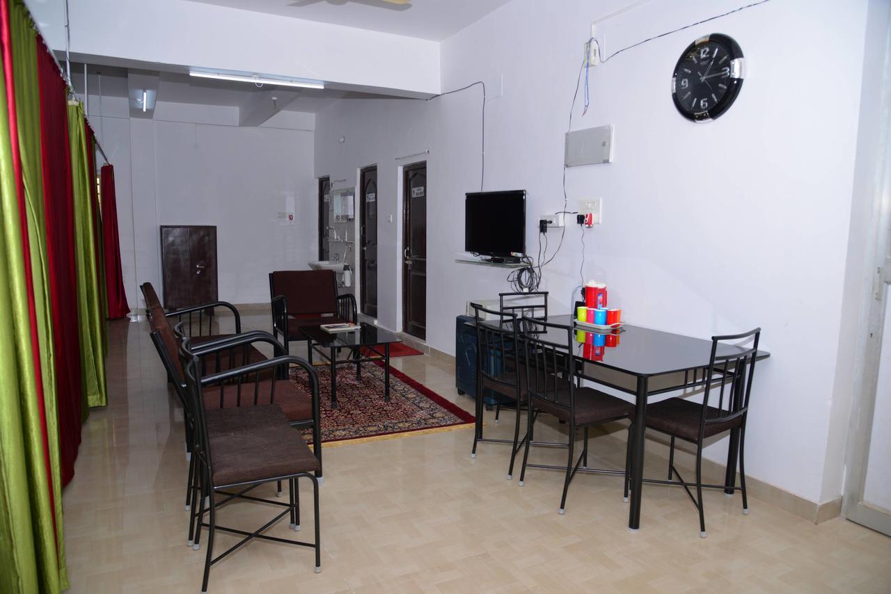 Hotel Tranquil Hospitality à Bhubaneswar Extérieur photo